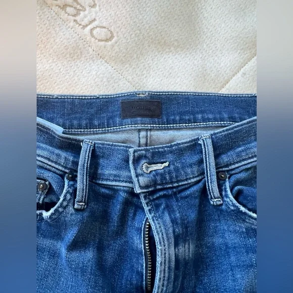 MOTHER Insider Crop Step Fray Jeans - Picture 5 of 7